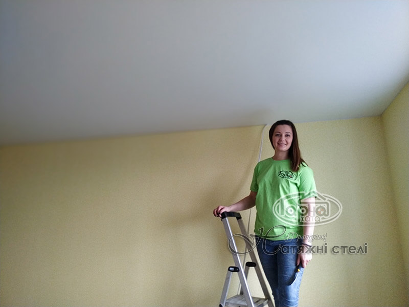 натяжні стелі монтаж