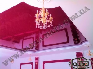натяжні стелі бордовий колір