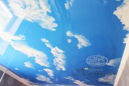 натяжные потолки голубое небо