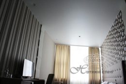 натяжні стелі в Луцьку готель Версаль