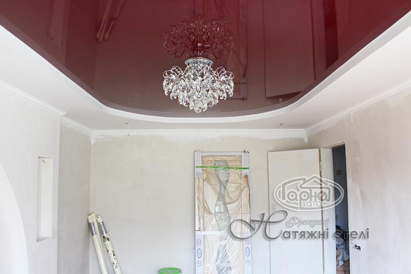 бордові натяжні стелі