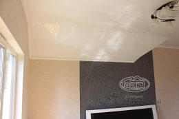 мансардные натяжные потолки фото