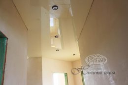 натяжные потолки коридор