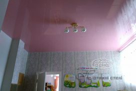 глянцеві натяжні стелі в дит. садку