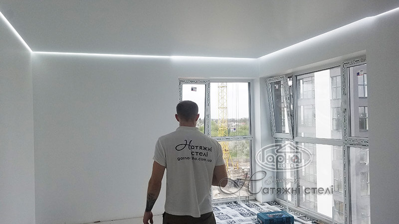 парящі натяжні стелі