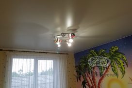 матова натяжна стеля в дитячій кімнаті