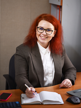 бухгалтер Аліна