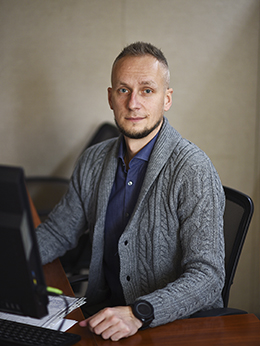 Дизайнер інженер Олександр